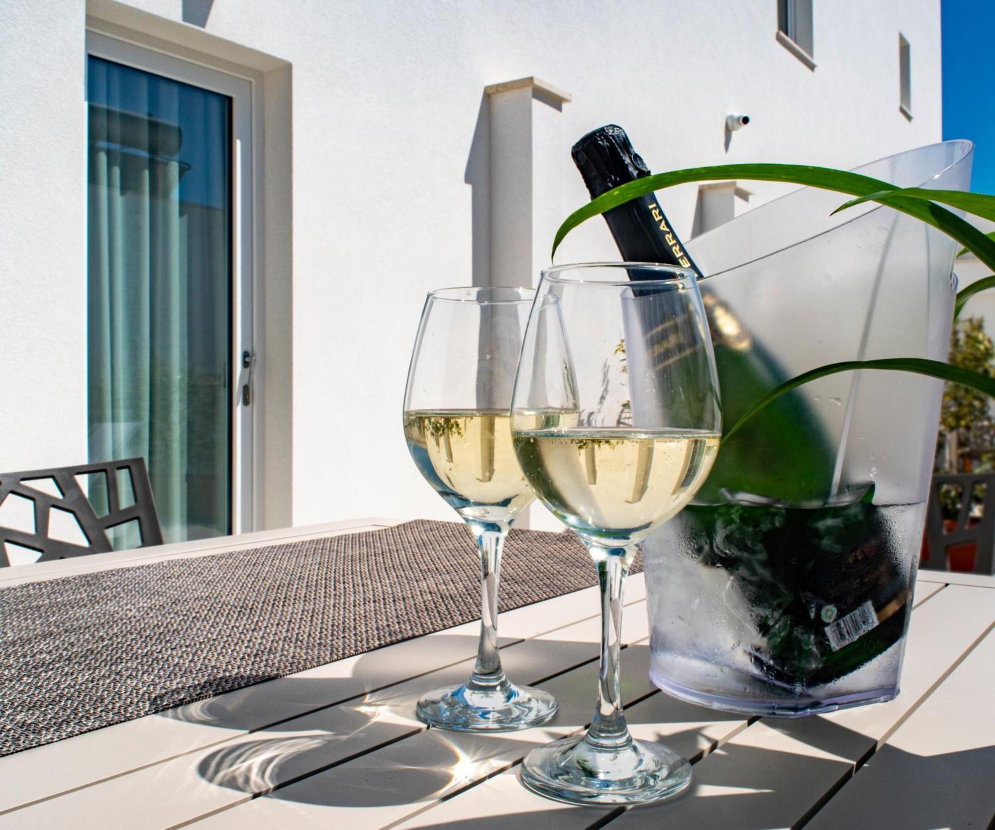 Ferrari Rooms & Apartments Porto Cesareo Exterior photo