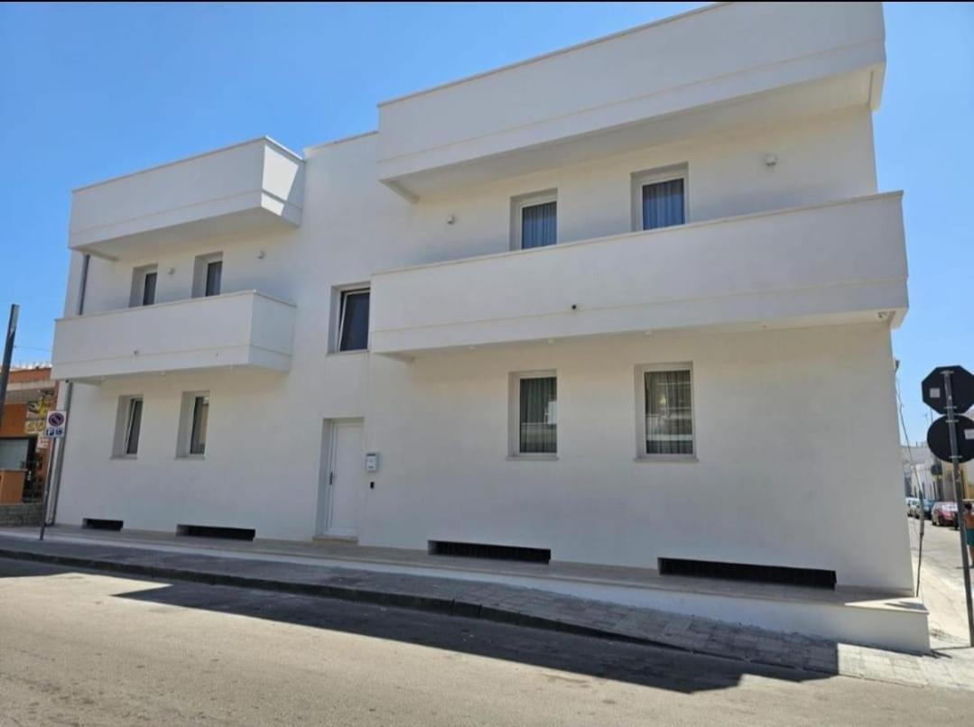 Ferrari Rooms & Apartments Porto Cesareo Exterior photo